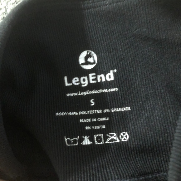 Small Black Athletic  Leg End Workout Shorts with Side Pockets - Picture 3 of 3